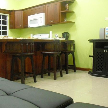 Piarco Village Suites 외부 사진
