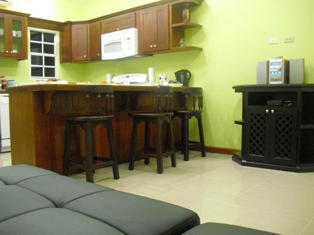 Piarco Village Suites 외부 사진